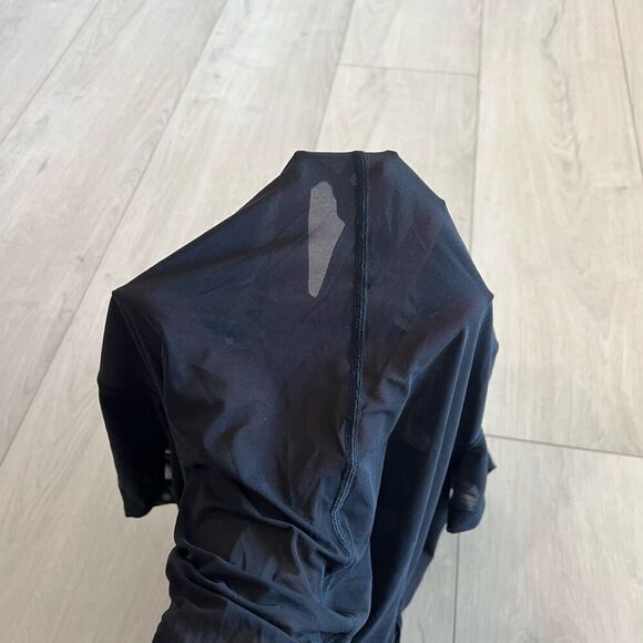 Lululemon women’s top size M - Picture 7 of 7